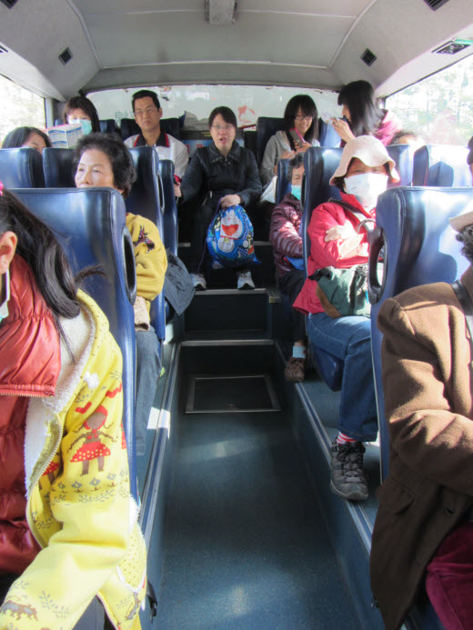乘台灣好行巴士往安平古堡站