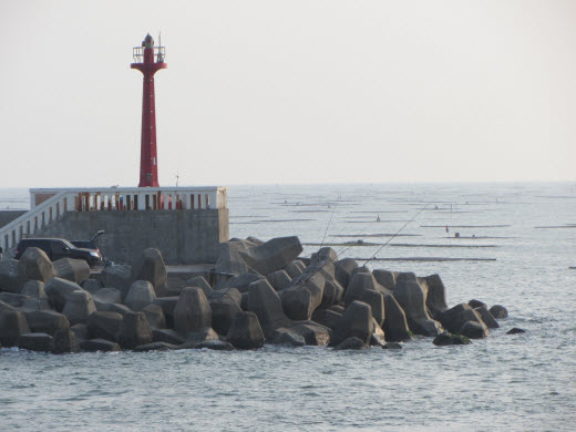 台南安平漁港防波堤