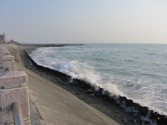 高雄旗津風車公園 波濤海岸