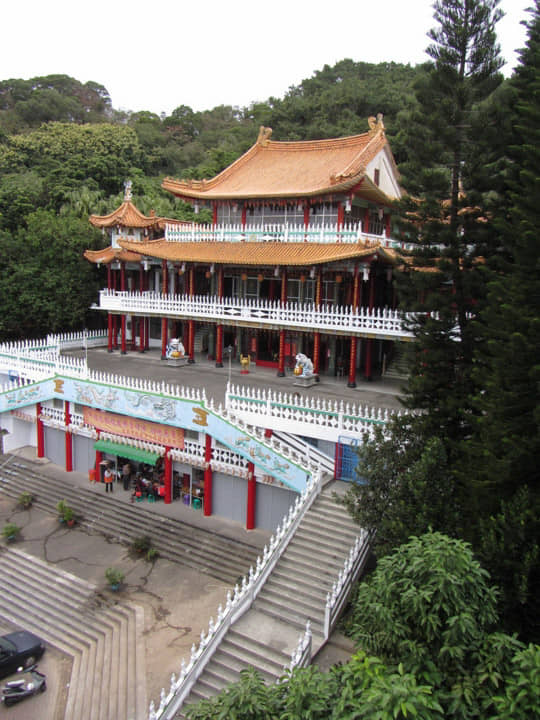 台東鯉魚山 龍鳳玉塔