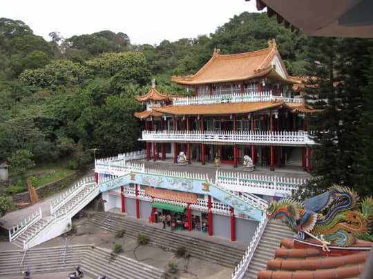 台東鯉魚山 龍鳳玉塔